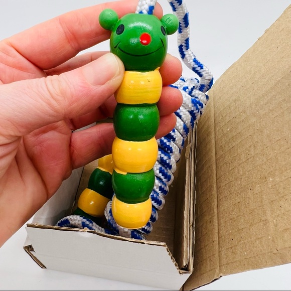 NWT Corde a Sauter Jump Rope Green Yellow Caterpillar Handles.Blue White Rope. - Picture 5 of 5